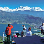 tourists-in-pokhara
