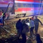 स्पेनमा रेल दुर्घटना : २१ जनाको मृत्यु spain rail accident
