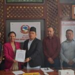 बजार अनुगमनपछि आत्तिएर सिडिओ भेट्न पुगे पोउवाका पदाधिकारी p 2